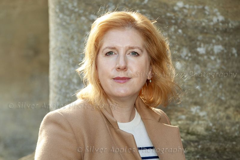 Clare Mackintosh, author headshot, Oxfordshire